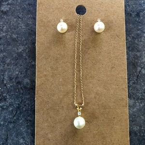 Pearl necklace and earrings